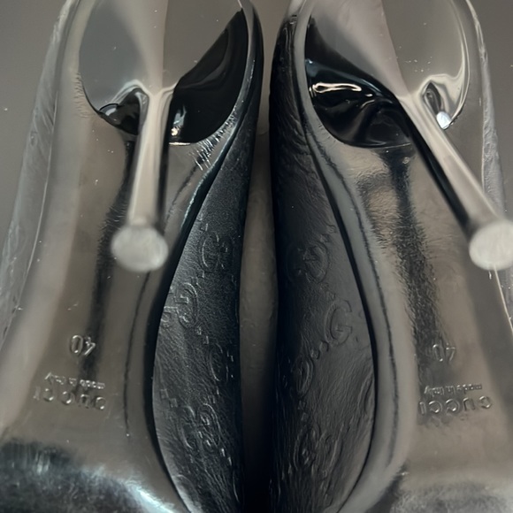 Gucci - Black Guccissima peep toe pumps. - Picture 11 of 12